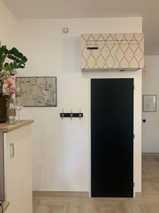 פרפיניין Studio Loft 40M2 De Charme מראה חיצוני תמונה